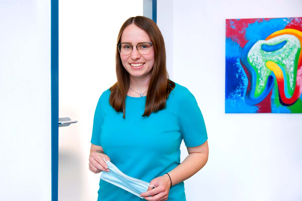 Ausbildung Zahnarzthelferin | Bildnachweis: FOTOGRAFIC.de