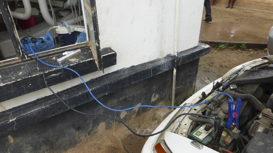 Tina Gauss und Christine Wallner mit DWLF (Zahnärzte ohne Grenzen) in Sambia Foto 1